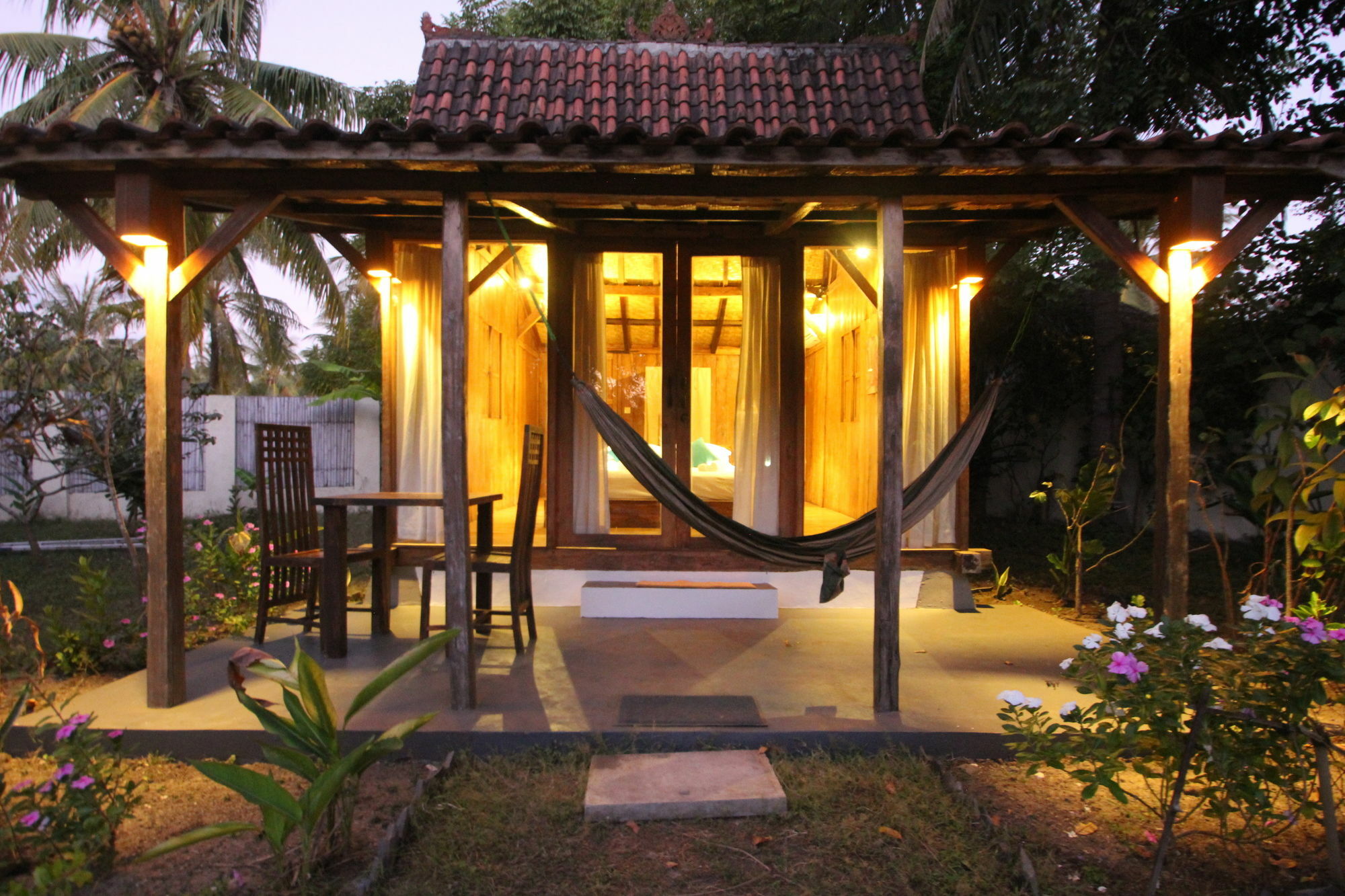 Coconut Garden Resort กีลีตราวางัน ภายนอก รูปภาพ
